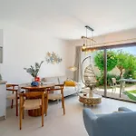 Capistrano Village Boutique By Casasol * Нерха